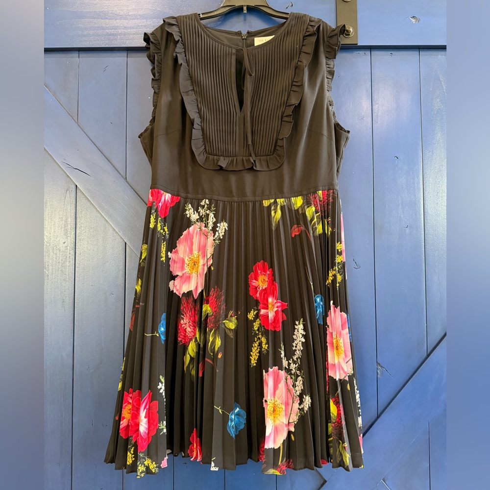 Ted Baker Black Floral “Berry Sundae” dress, size 10/12 (4) - Picture 2 of 6